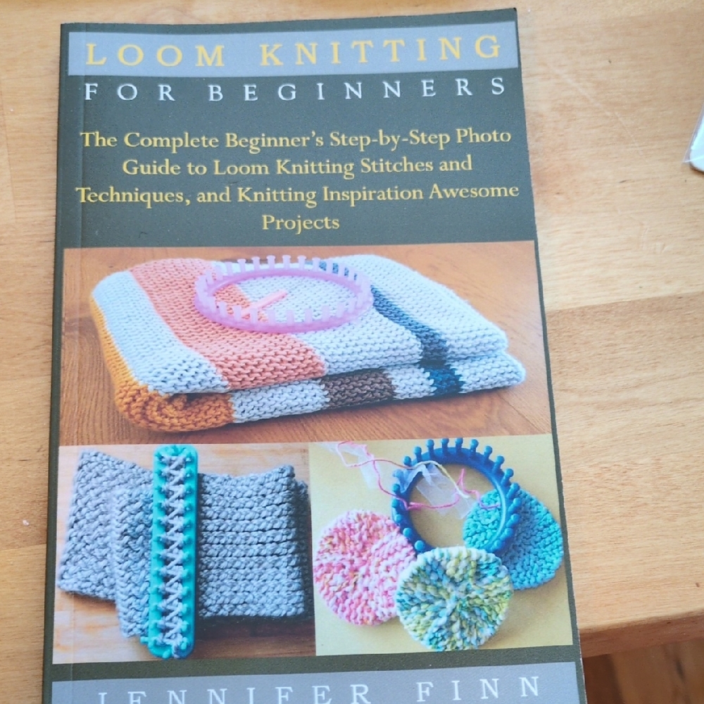 Loom Knitting for Beginners Book